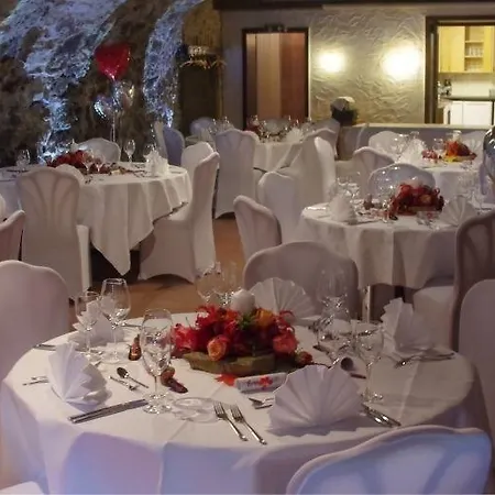 Szálloda Zum Treuen Bartel