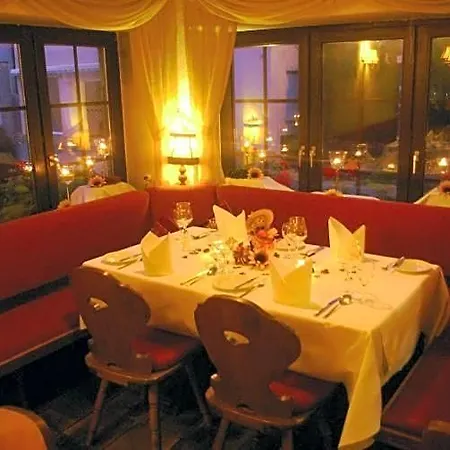 Hotel Zum Treuen Bartel 3*