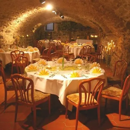 Zum Treuen Bartel Szálloda