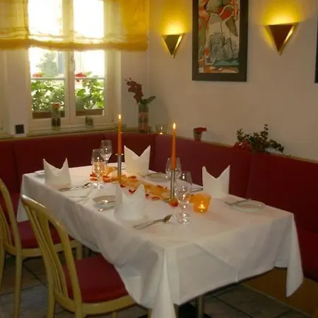 Zum Treuen Bartel 3*